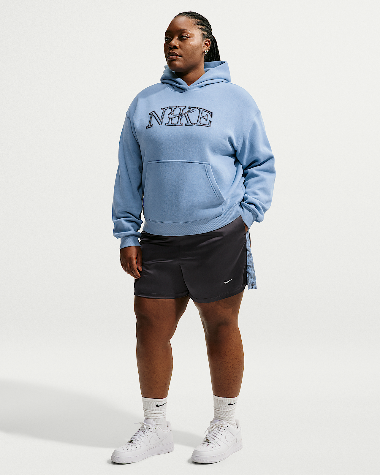 Женские шорты Nike Sportswear Chill Lace Loose Mid-Rise Shorts (Plus Size)