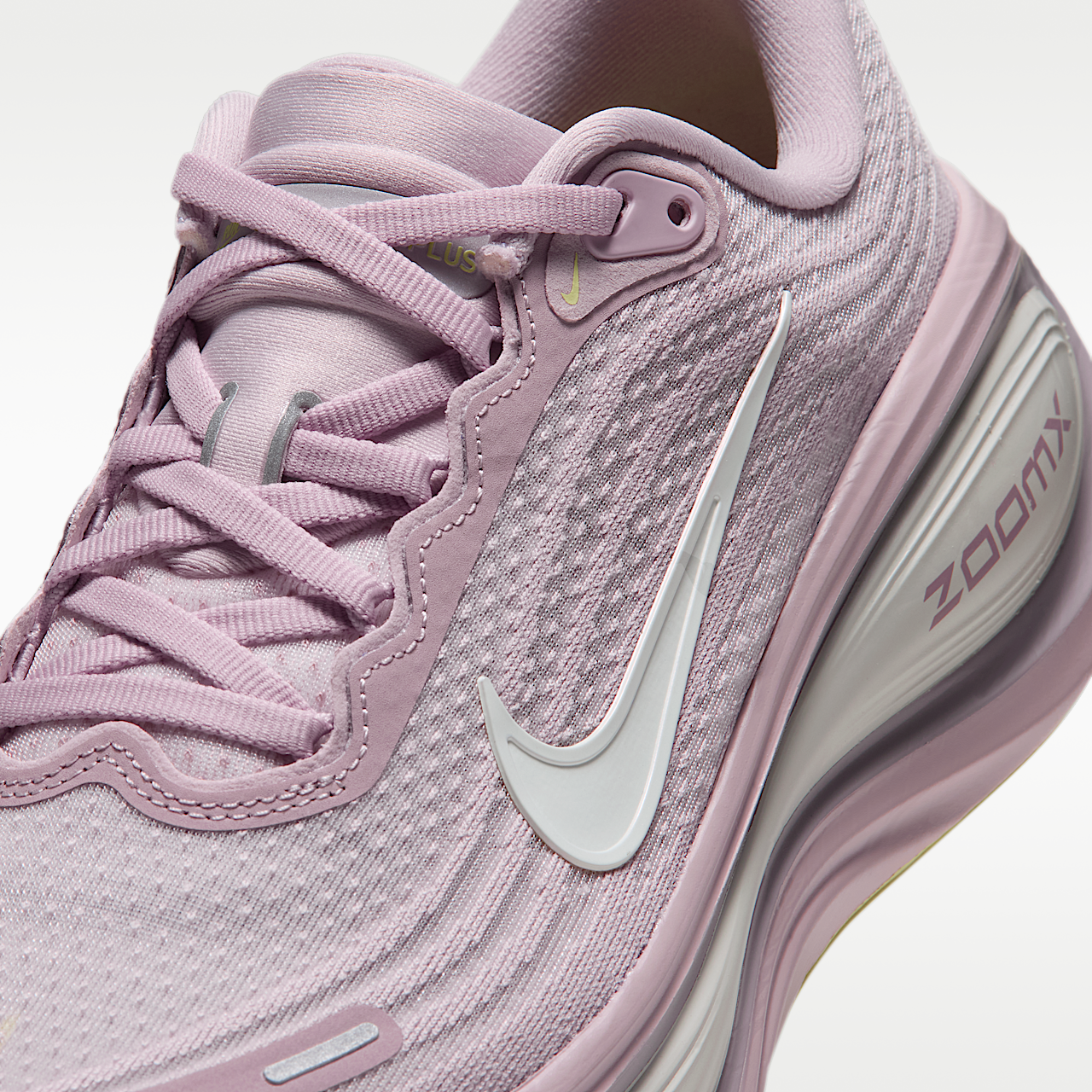 Nike Vomero sneaker Particle Rose/Silver Lilac/Light Bone/Sail