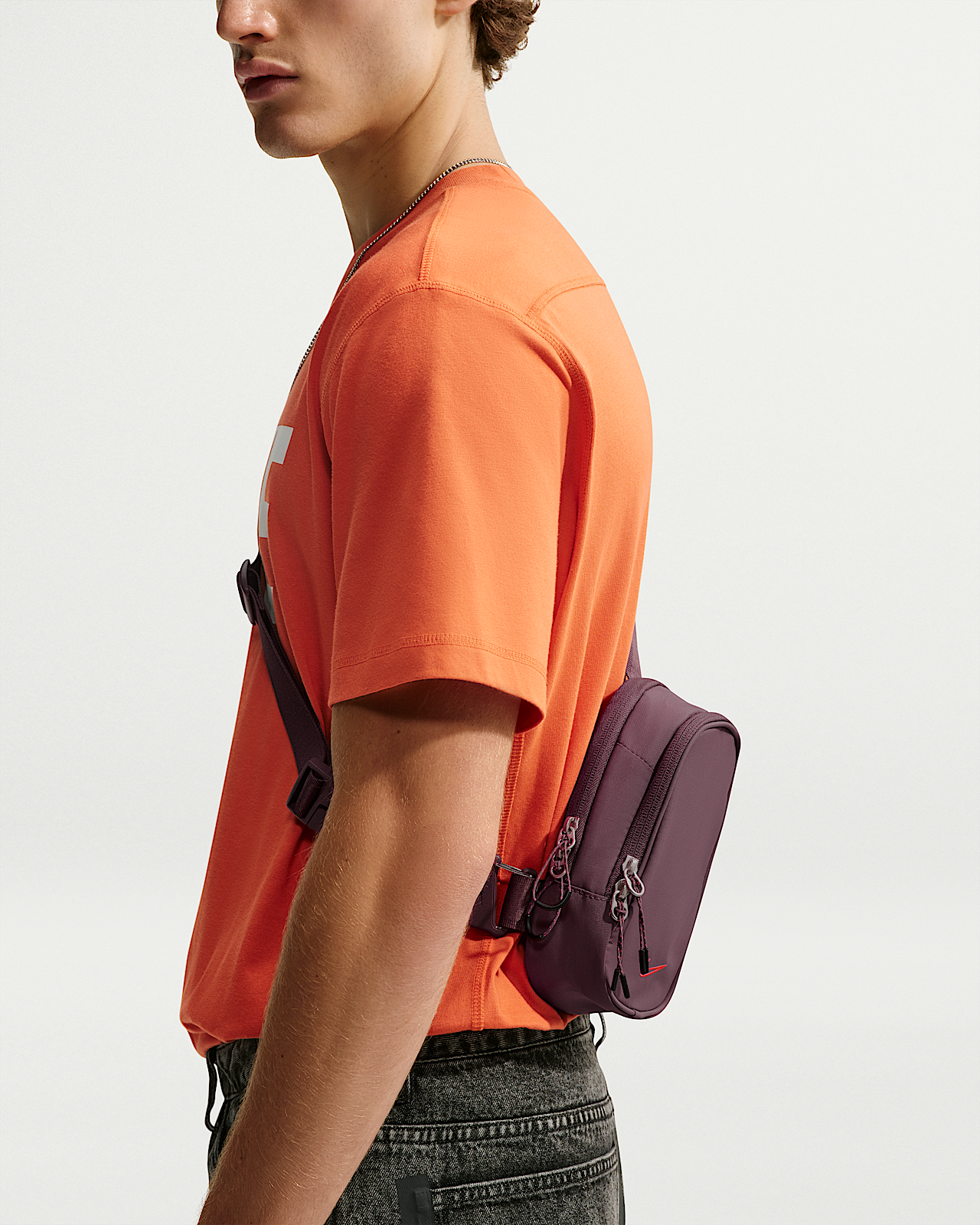 Женская сумка Nike Commute Crossbody Bag (1L)