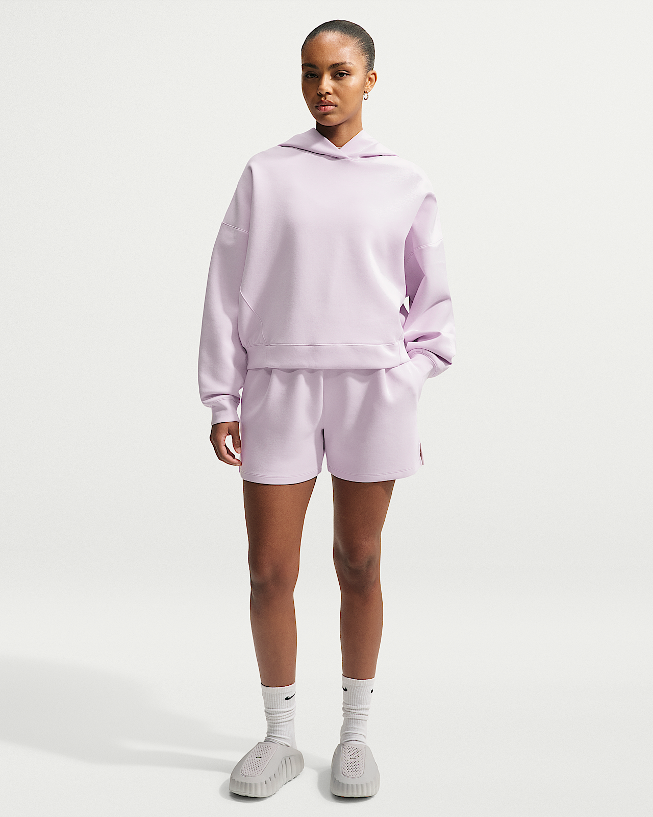 Женские шорты Nike 24.7 ImpossiblySoft Dri-FIT Mid-Rise Loose 4" Shorts