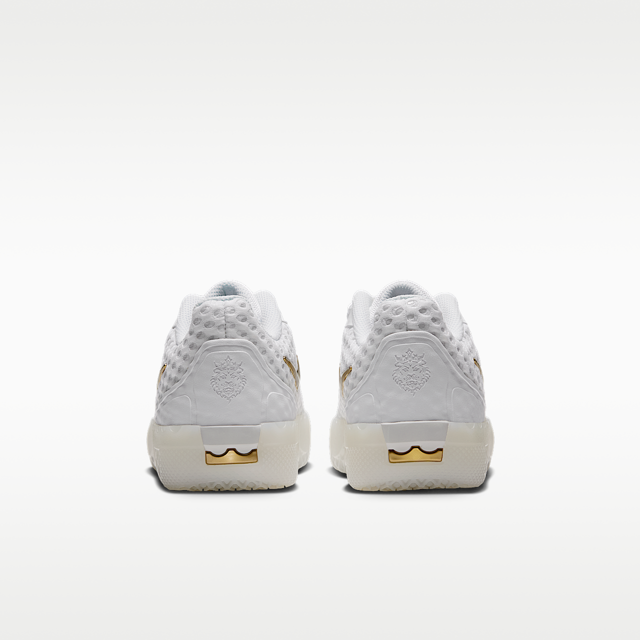 Nike LeBron sneaker Wit/Wit/Photon Dust/Metallic Gold