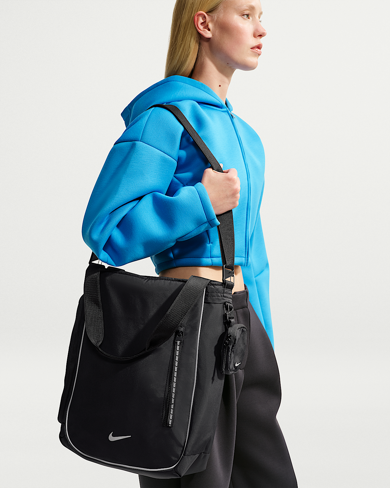 Женские  Nike Commute Tote (20L)