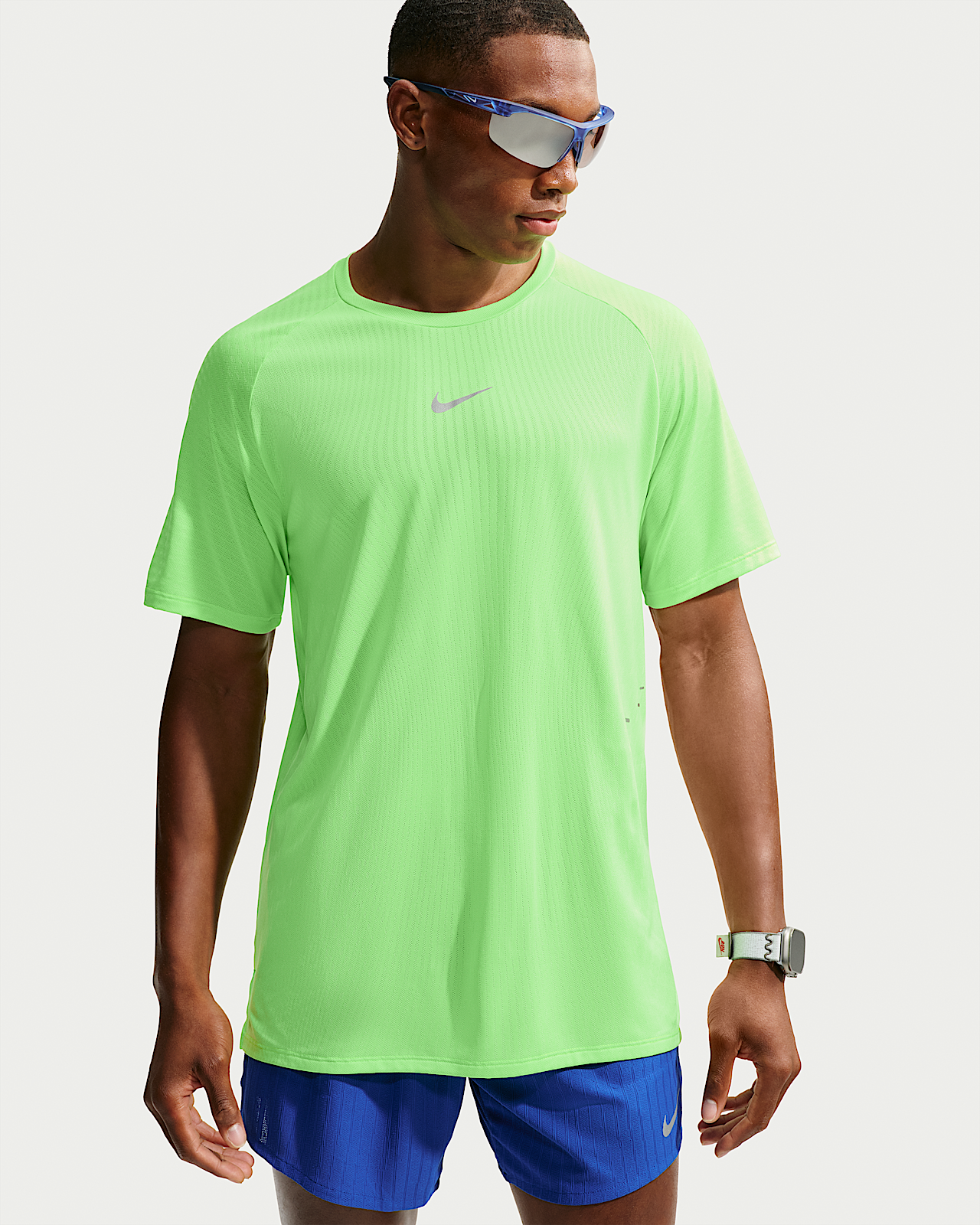 Мужские шорты Nike Stride Aero-FIT Short-Sleeve Top для бега