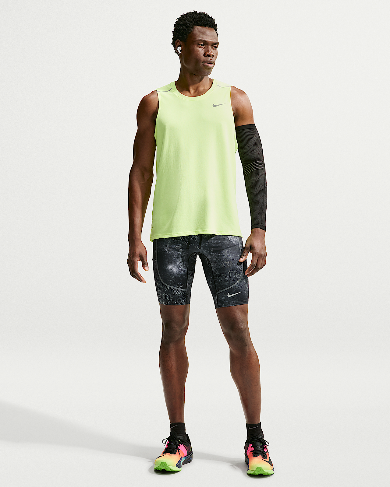 Мужские тайтсы Nike Stride Dri-FIT 1/2-Length Tights для бега