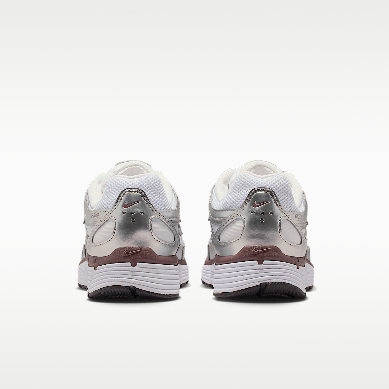 Nike P-6000 sneaker Wit/Metallic Silver/Zwart/Tattoo