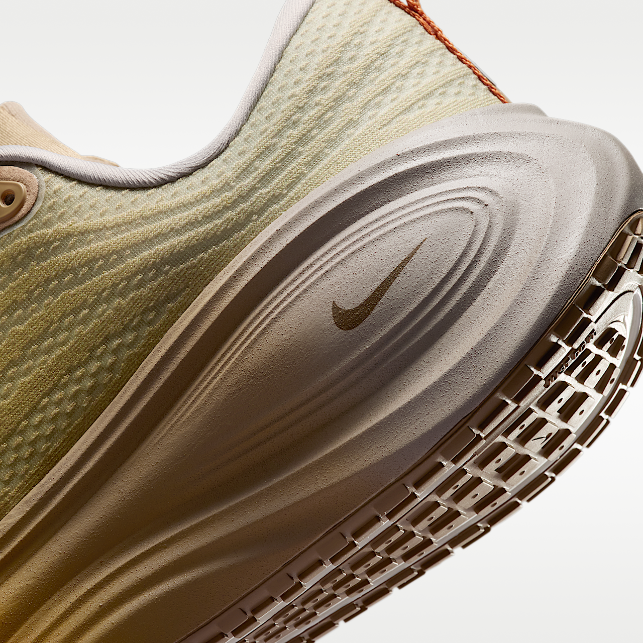 Nike Vomero sneaker Desert Camo/Ceramic/College Grey/Yukon Brown