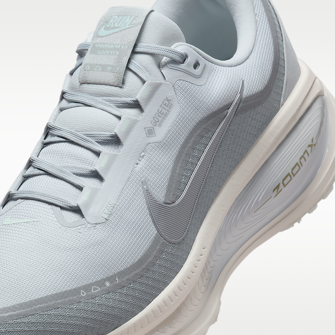 Nike Vomero sneaker Pure Platinum/Light Pumice/Barely Green/Metallic Silver
