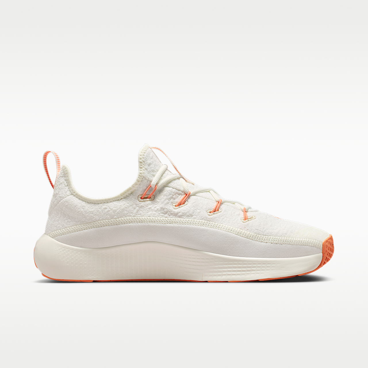 Nike LeBron sneaker Sail/Orange Frost