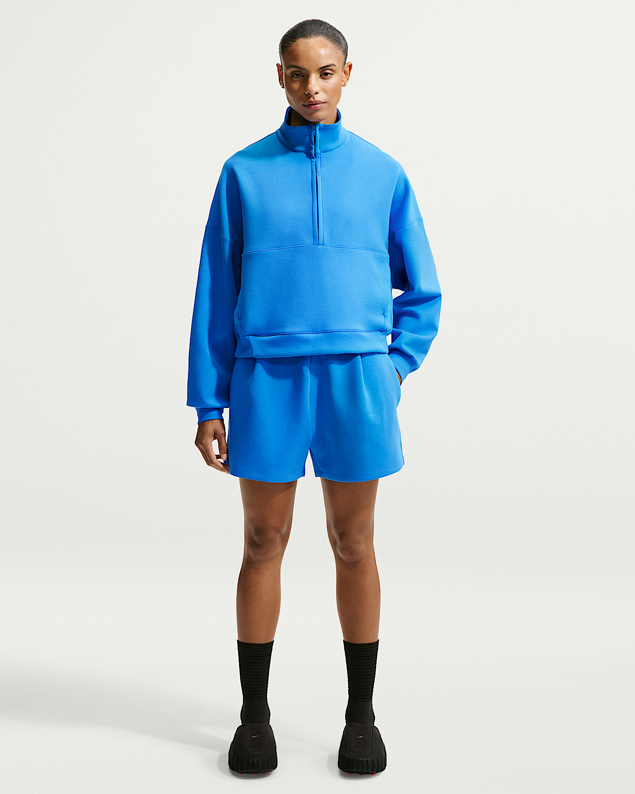 Женские шорты Nike 24.7 ImpossiblySoft Dri-FIT Mid-Rise Loose 4" Shorts