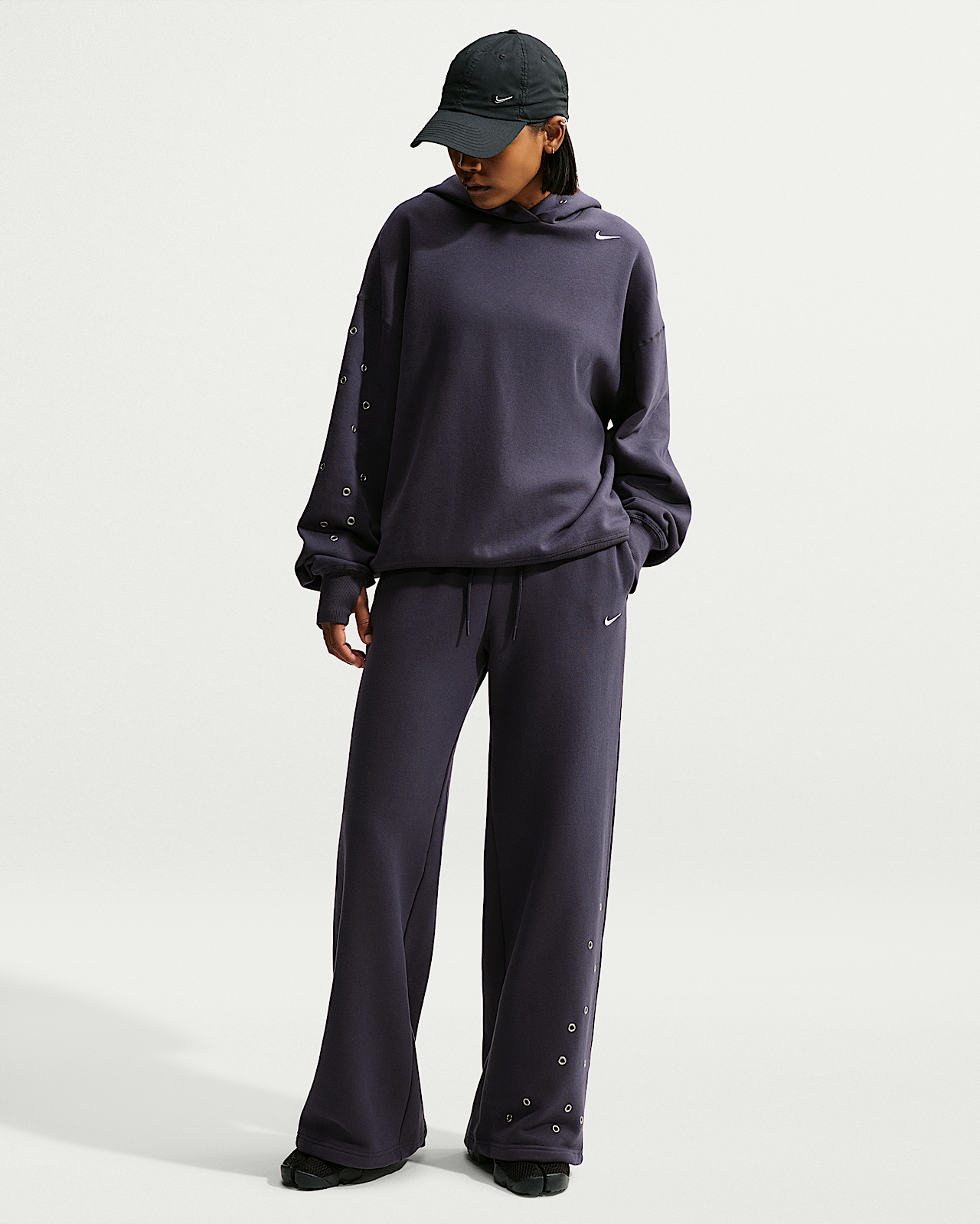Женские  Nike Studio Fleece Medium Weight Mid-Rise Wide-Leg Pants