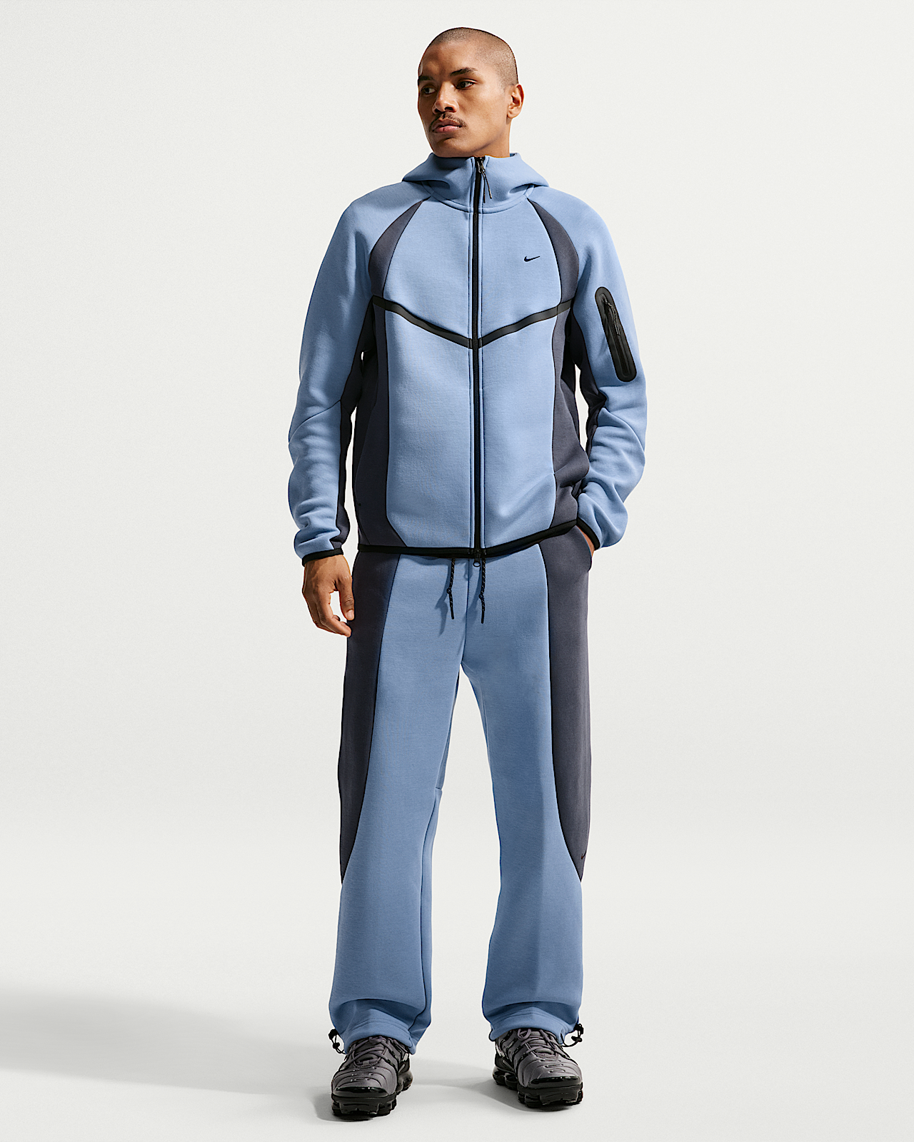 Мужские  Nike Tech Color-Block Open-Hem Fleece Pants