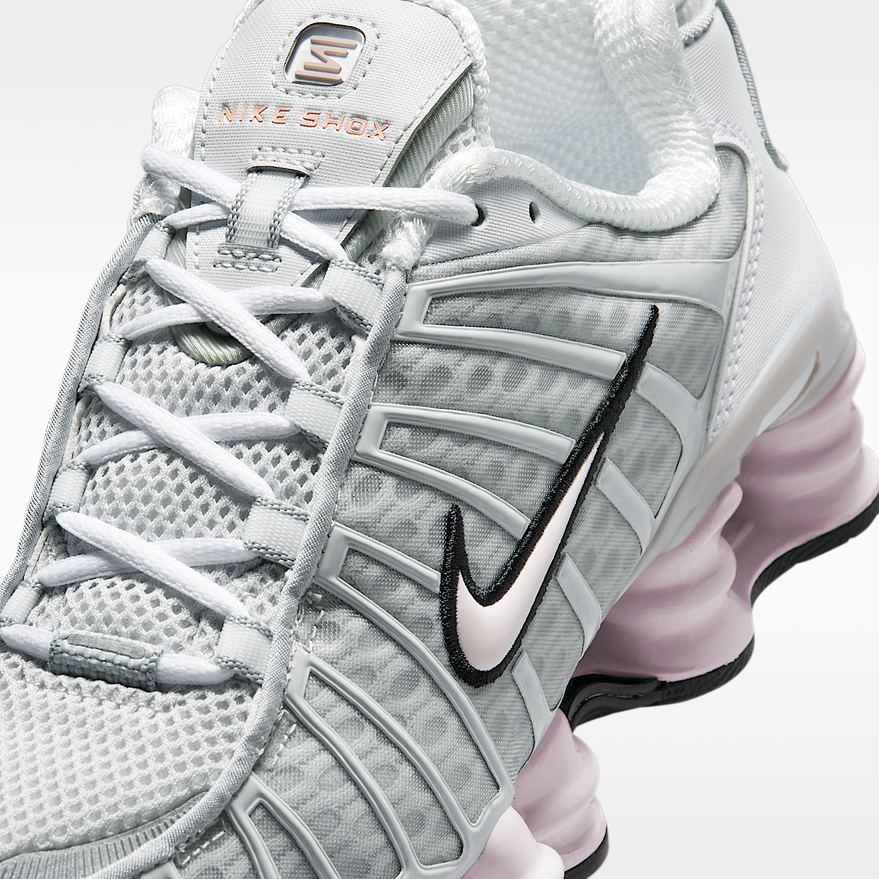 Nike Nike Shox sneaker Neutral Grey/Metallic Silver/Zwart/Pearl Pink