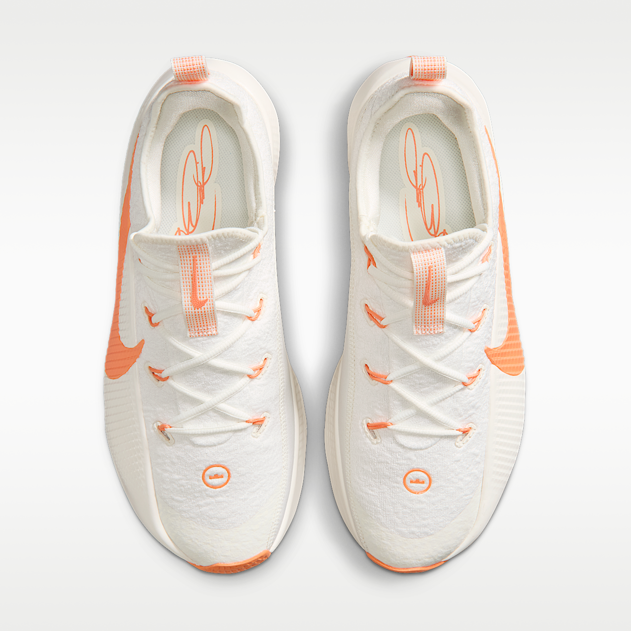Nike LeBron sneaker Sail/Orange Frost