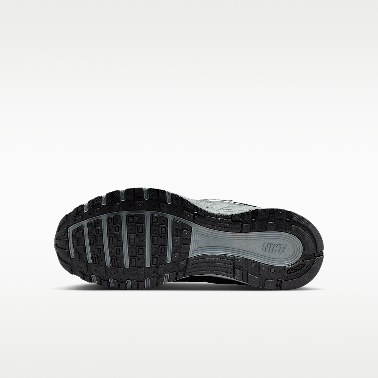 Nike P-6000 sneaker Zwart/Metallic Cool Grey/Smoke Grey