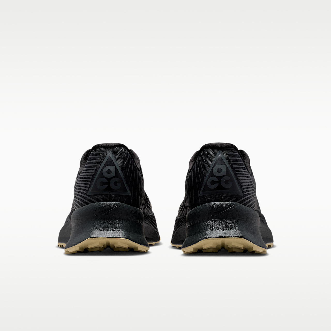 Nike ACG sneaker Zwart/Vegas Gold/Dark Smoke Grey
