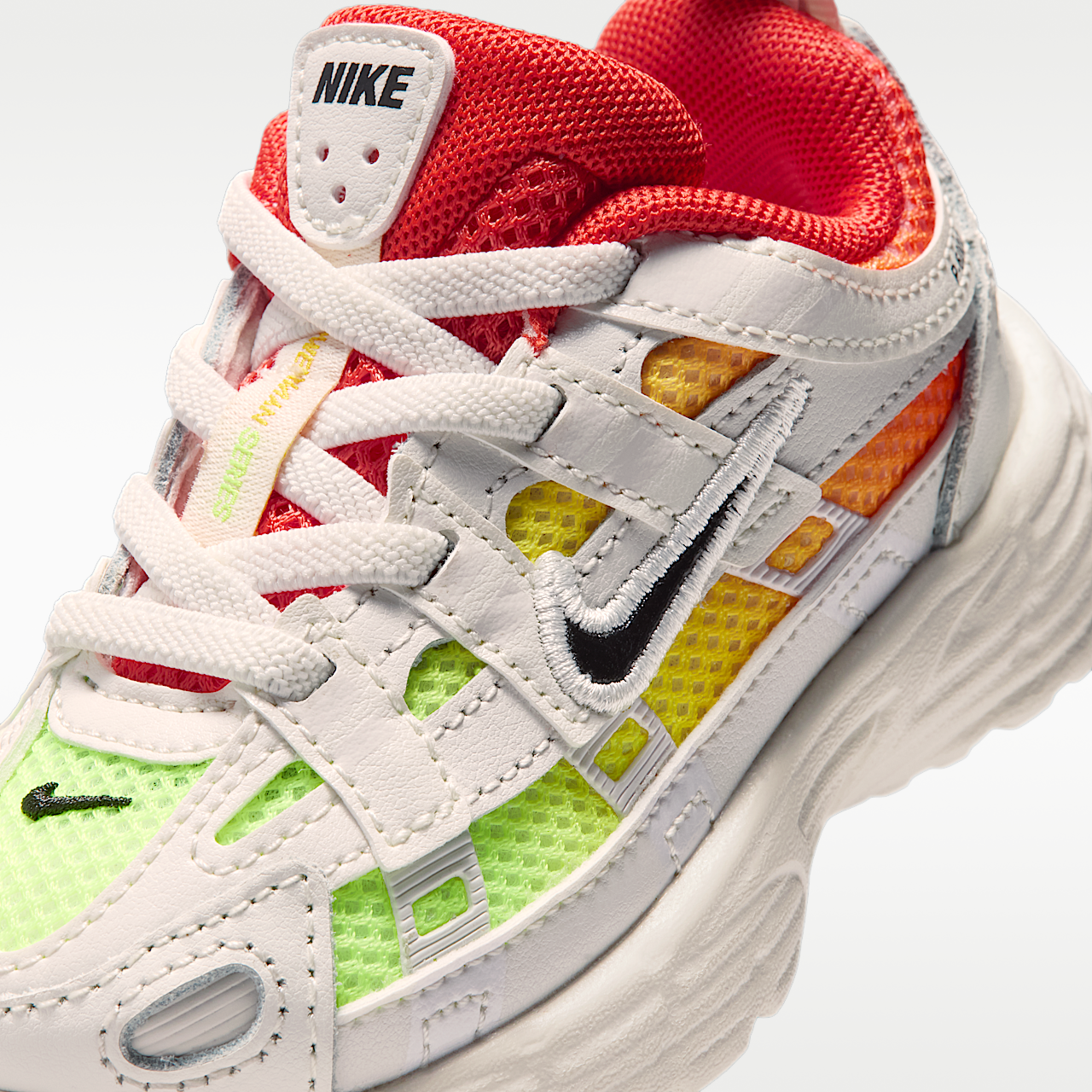 Nike P-6000 sneaker Sail/Cosmic Clay/Volt Ice/Zwart