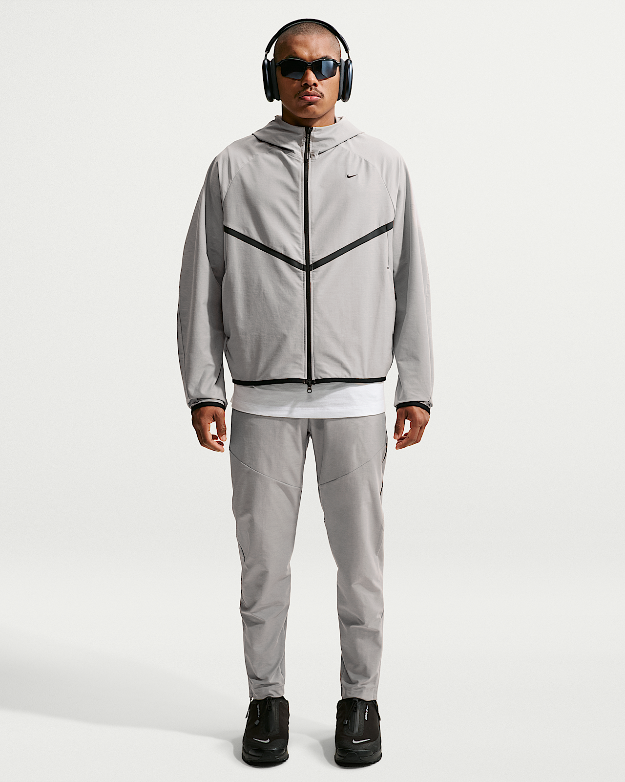 Мужские  Nike Tech Dri-FIT Shori Knit Pants