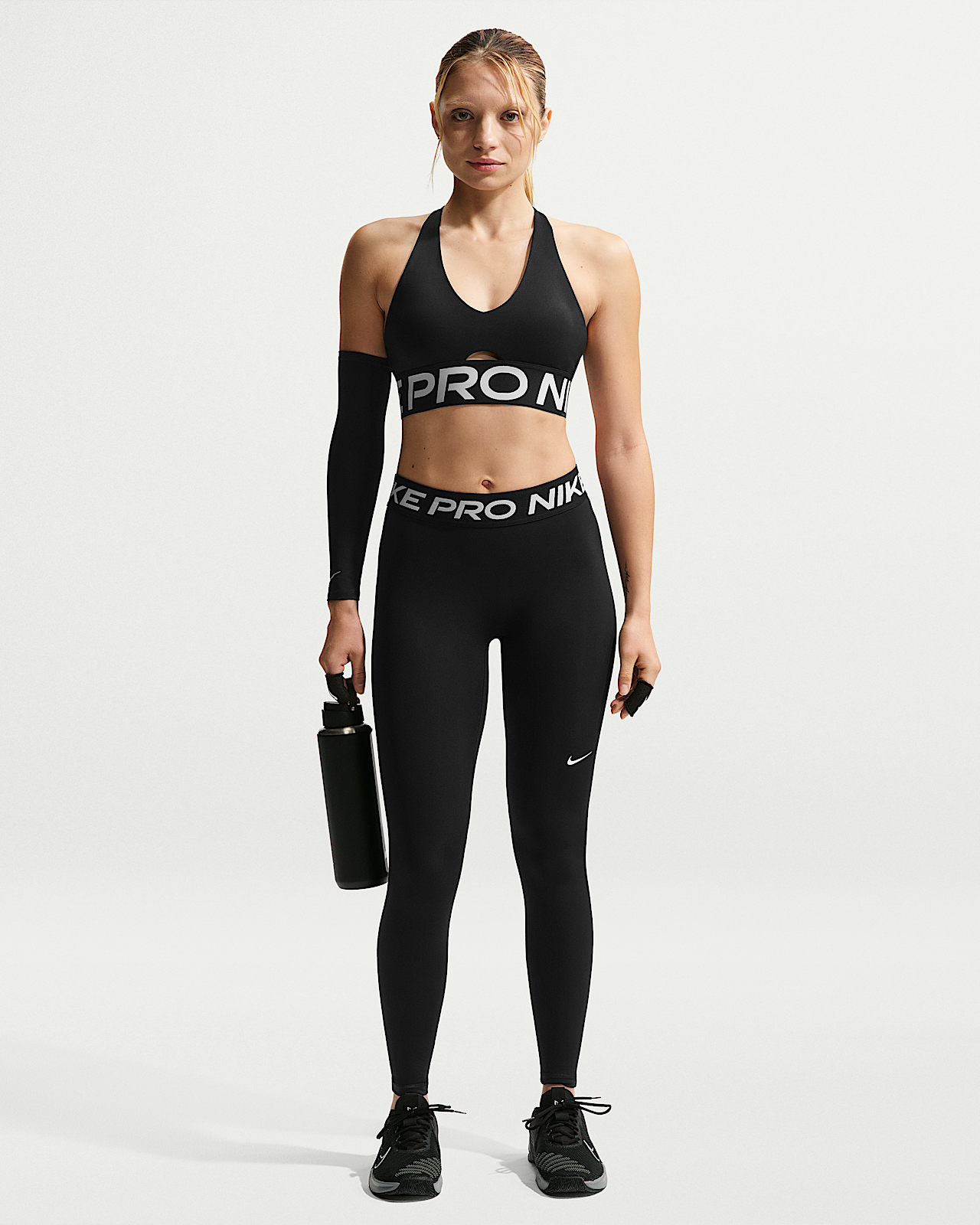 Женские тайтсы Nike Pro Mid-Rise Full-Length Leggings