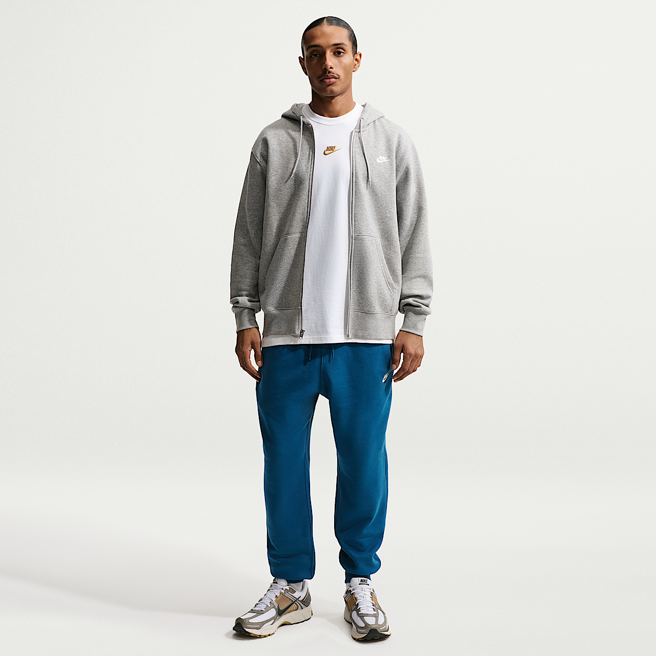 Nike Sportswear Club (Court Blue/Court Blue/Light Khaki)