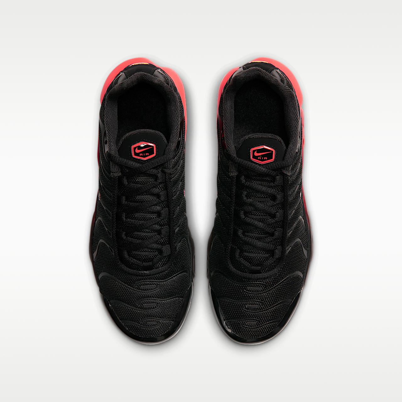 Nike Air Max Plus sneaker Zwart/Bright Crimson/Zwart/Zwart