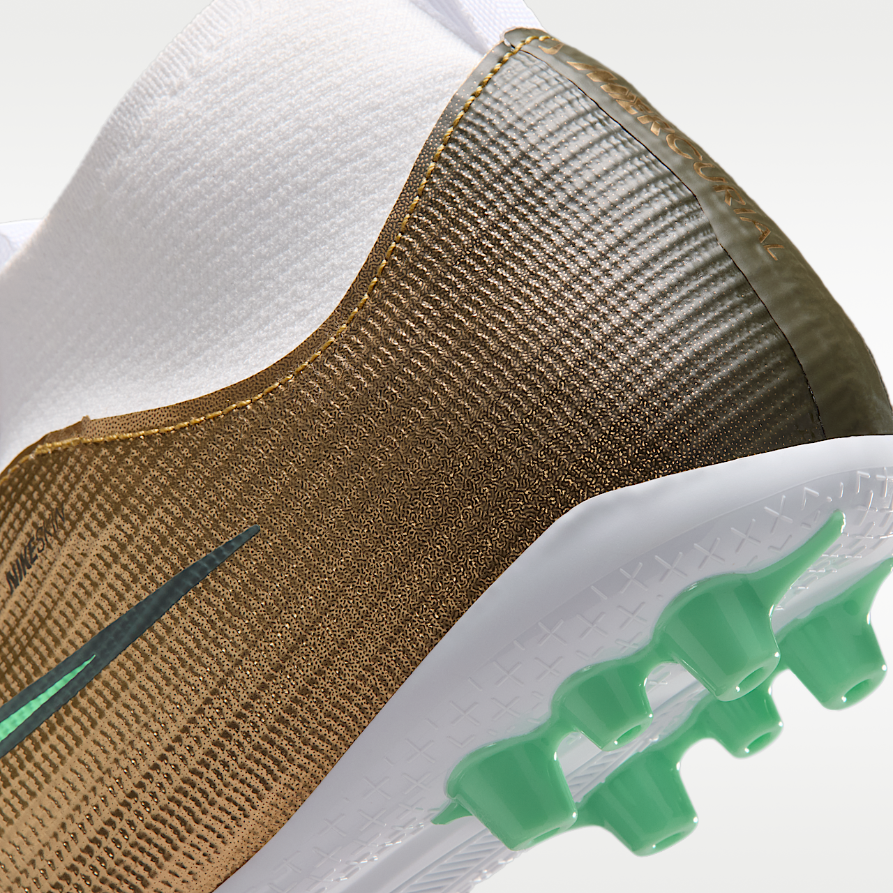 Nike  sneaker Metallic Gold/Green Glow