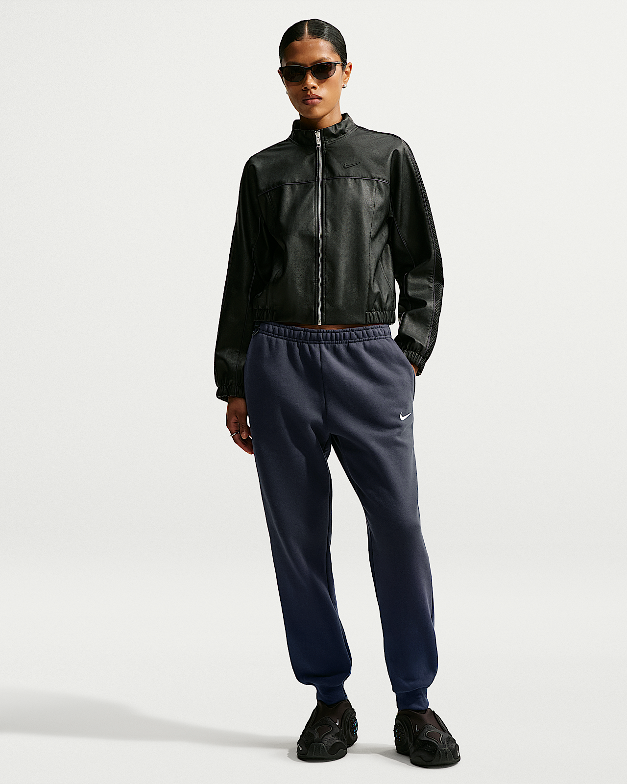 Женские спортивные штаны Nike Studio Fleece Medium Weight Mid-Rise Joggers