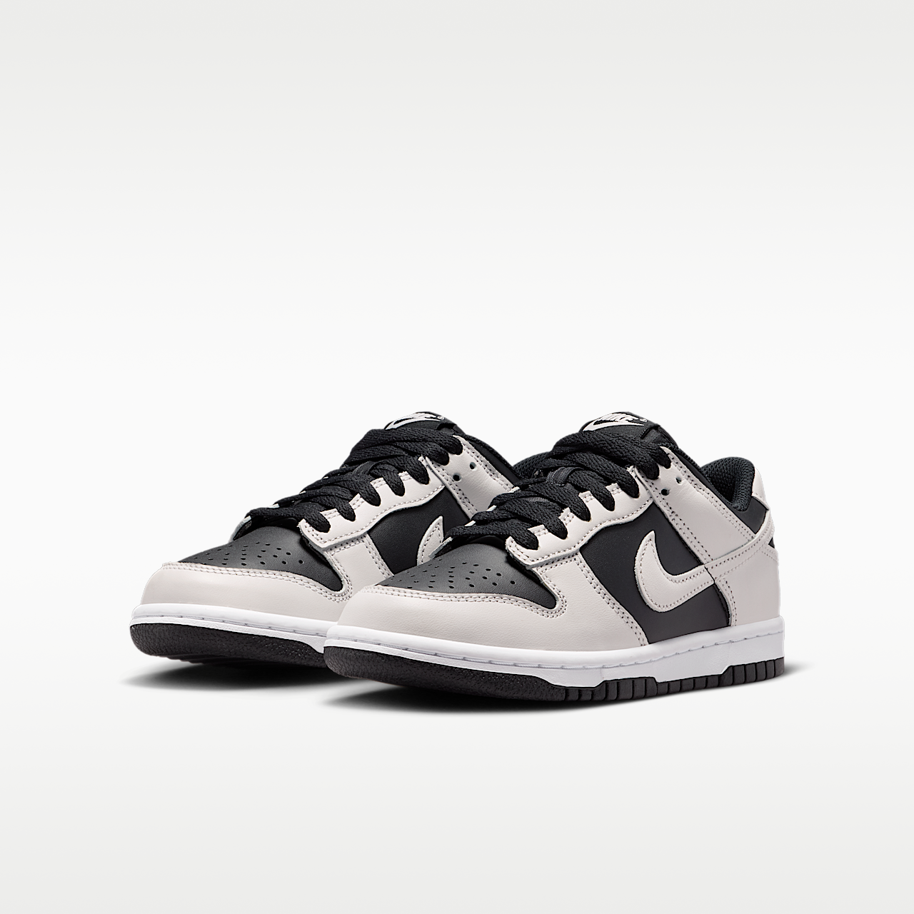 Nike Dunk Low sneaker Zwart/Platinum Tint/Wit/Platinum Tint