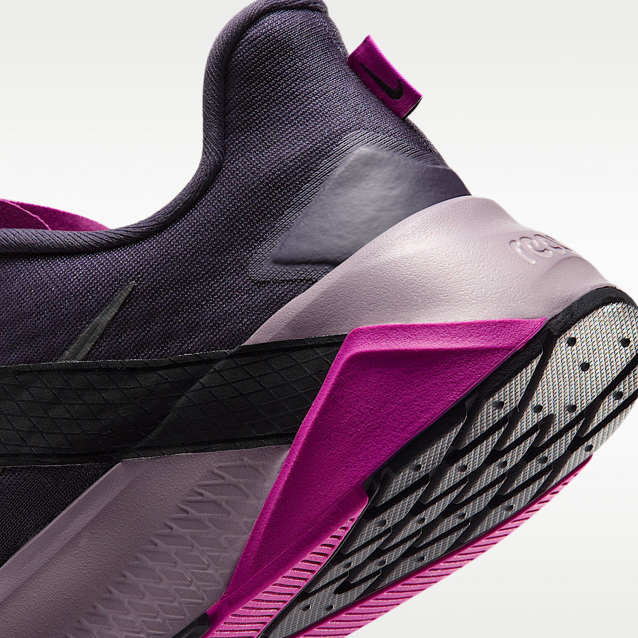 Nike  sneaker Dark Raisin/Zwart/Fuchsia Blast/Metallic Dark Grey