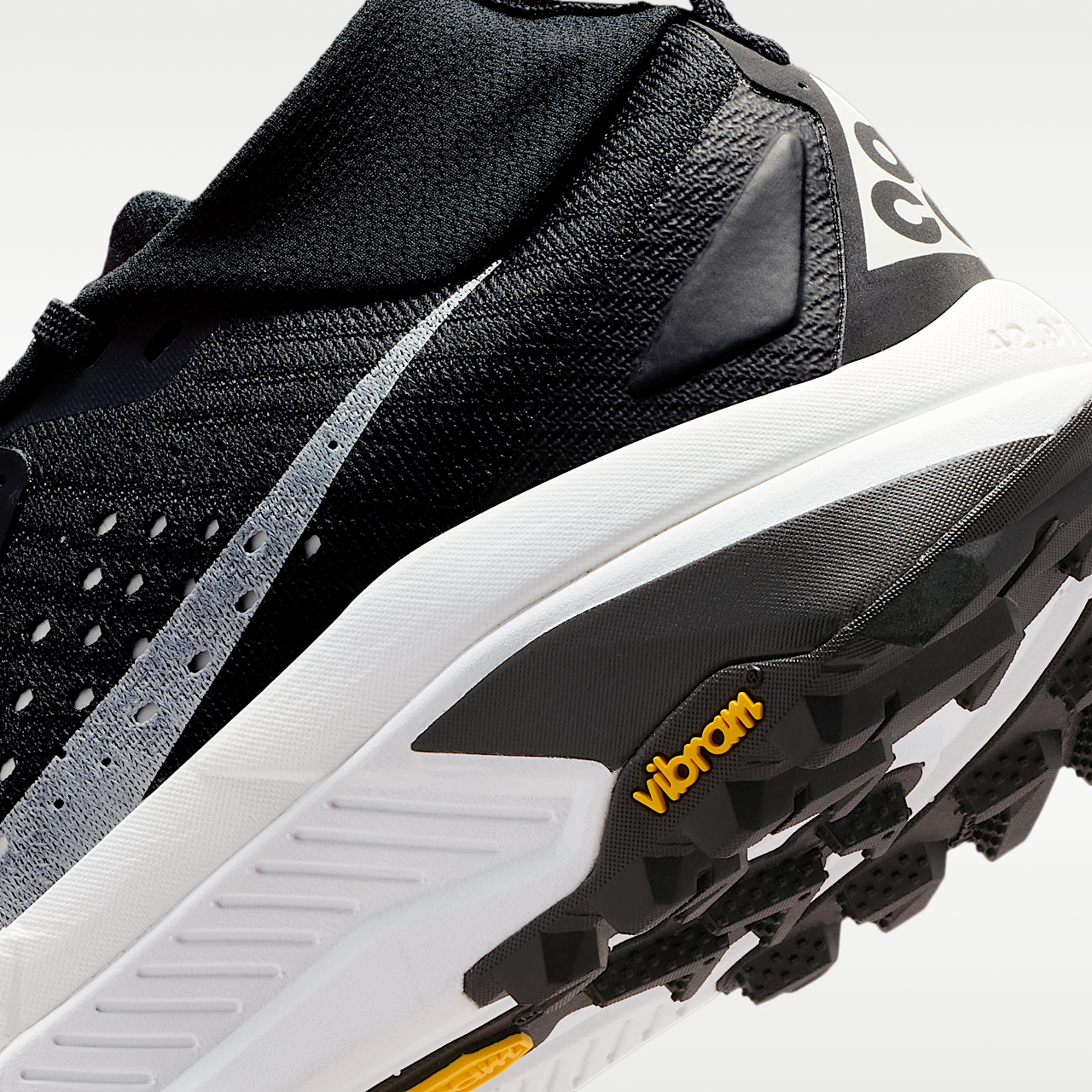Nike ACG sneaker Zwart/Safety Orange/Anthracite/Summit White