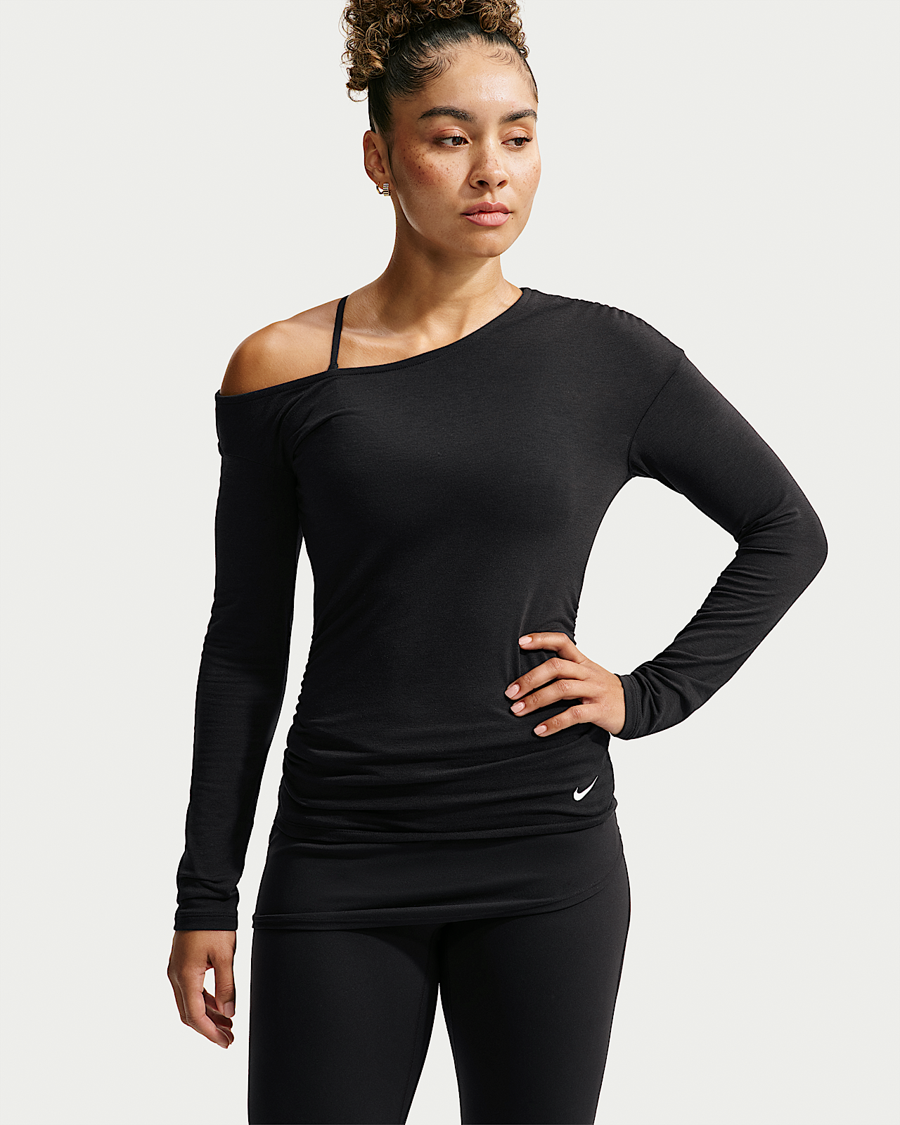 Женские  Nike One Relaxed Dri-FIT Long-Sleeve Top
