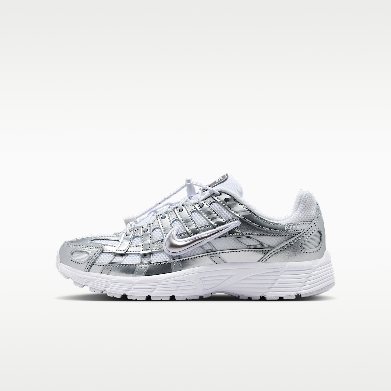 Nike P-6000 sneaker Wit/Metallic Silver/Vast Grey