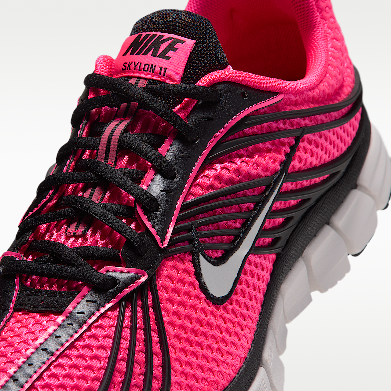 Nike  sneaker Hyper Pink/Zwart/Summit White/Metallic Silver