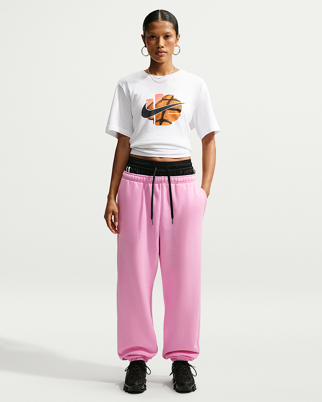 Женские  Nike Studio Fleece Medium Weight High-Rise Oversized Cuffed Pants