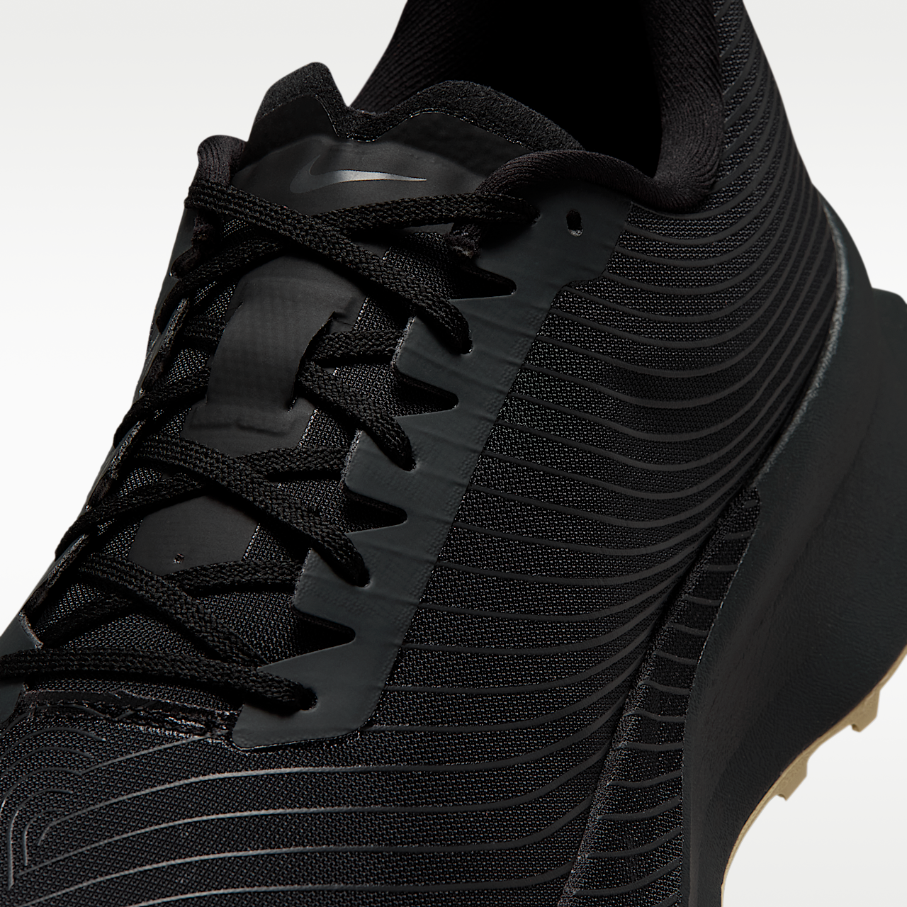 Nike ACG sneaker Zwart/Vegas Gold/Dark Smoke Grey