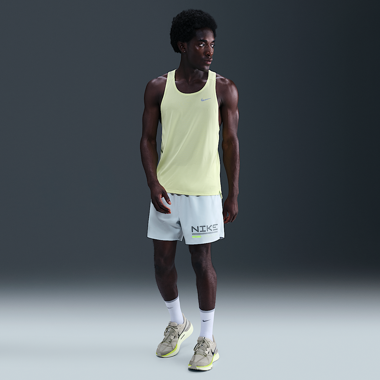 Nike  sneaker Pure Platinum/Light Smoke Grey/Volt