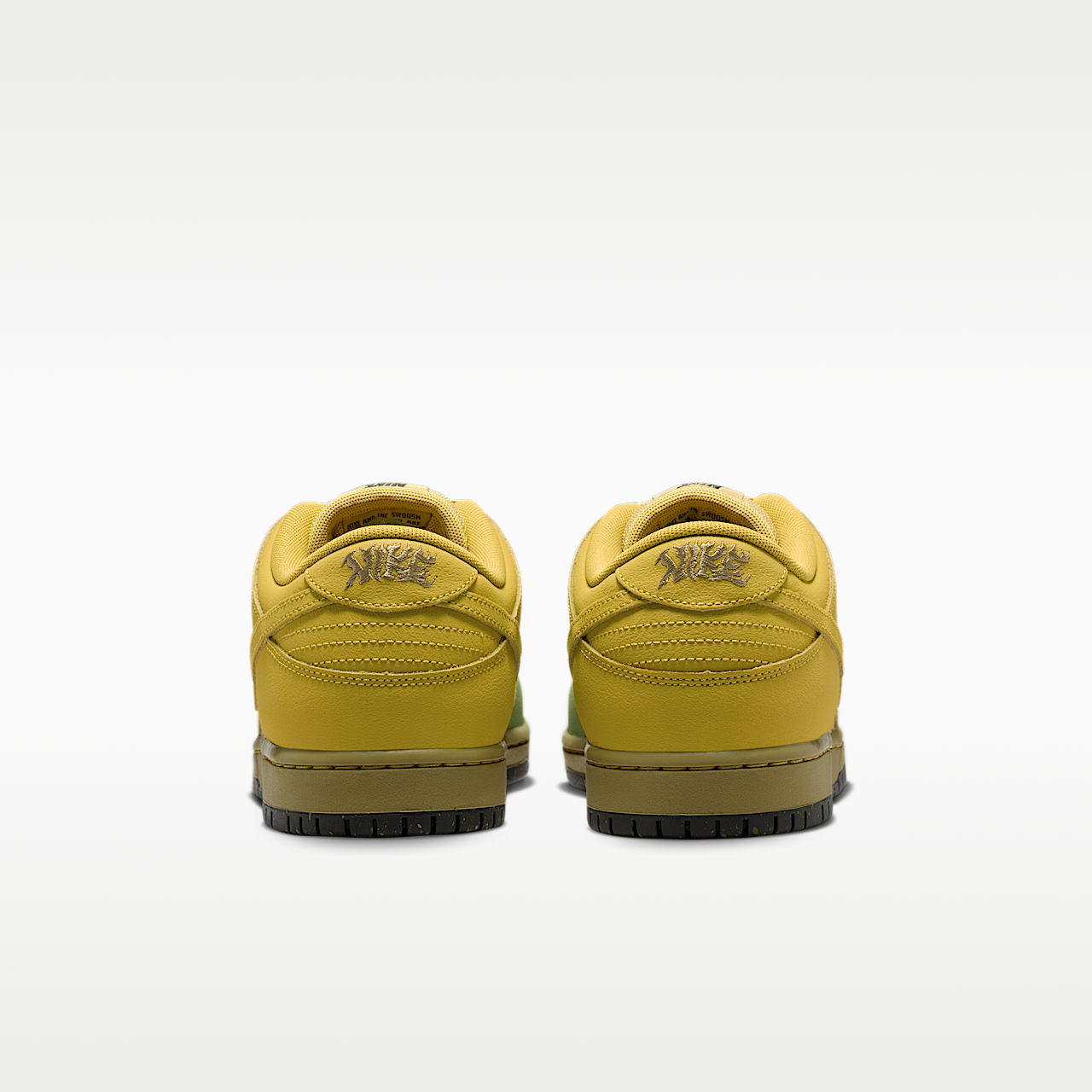 Nike Dunk Low sneaker Saffron Quartz/Pear/Buff Gold/Saffron Quartz
