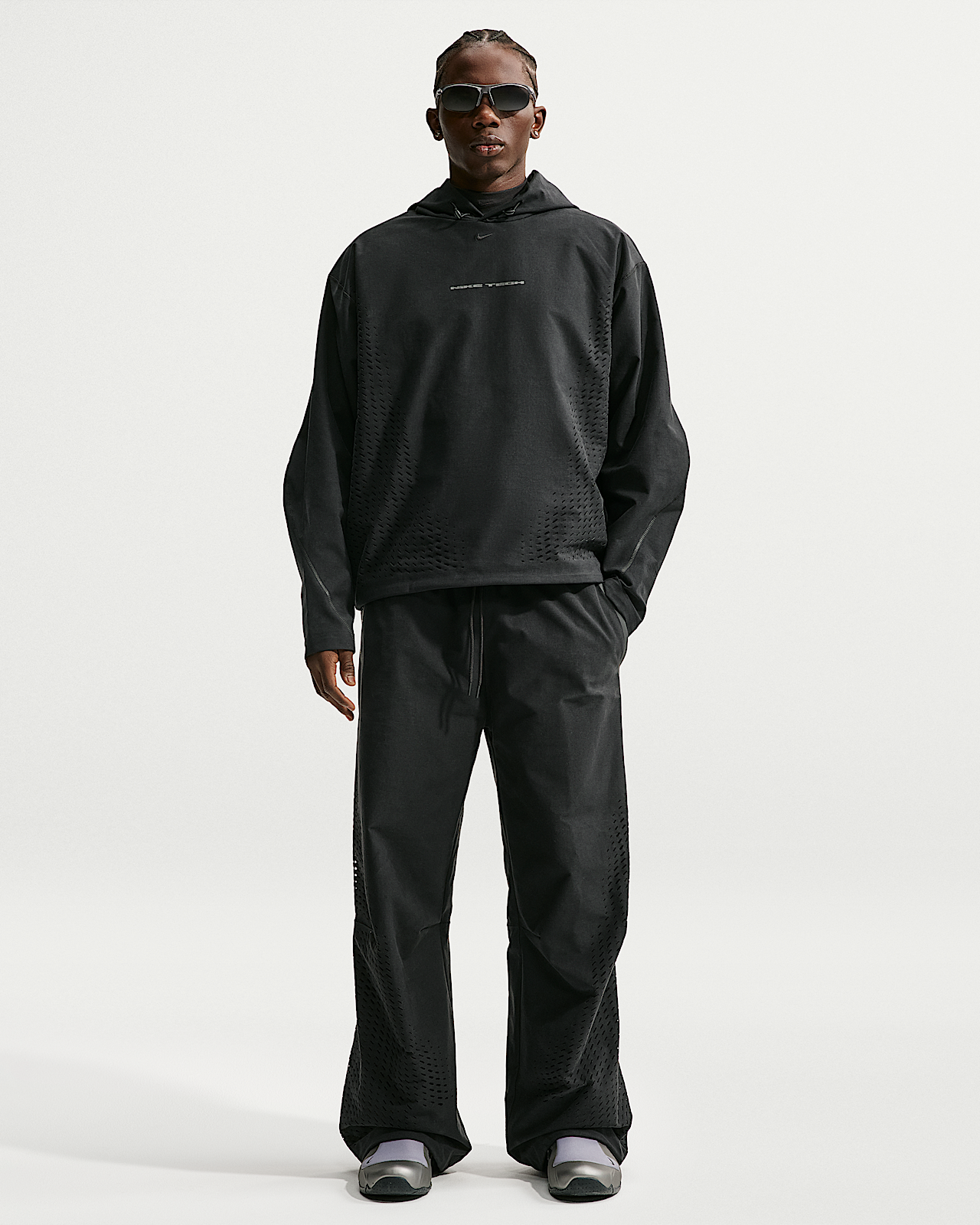Мужские  Nike Tech Dri-FIT Shori Knit Open-Hem Pants