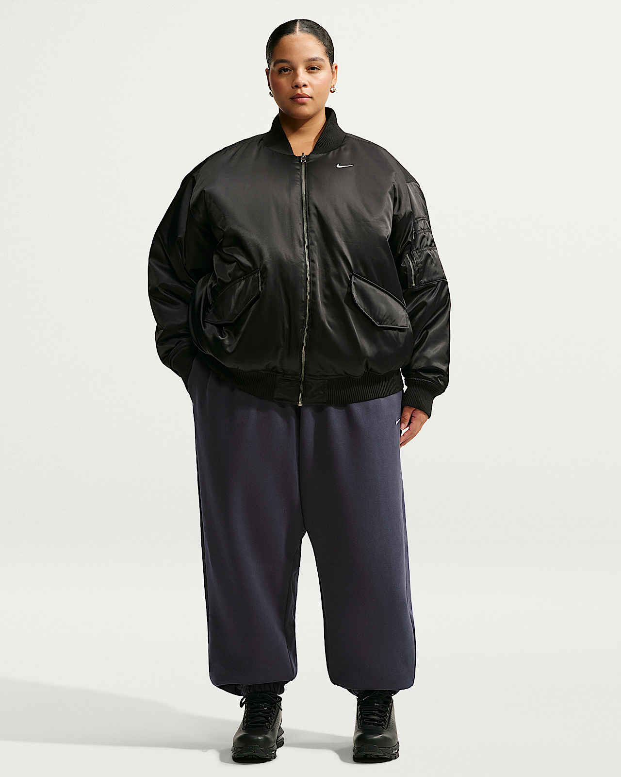 Женские  Nike Studio Fleece Medium Weight Oversized High-Rise Cuffed Pants (Plus Size)
