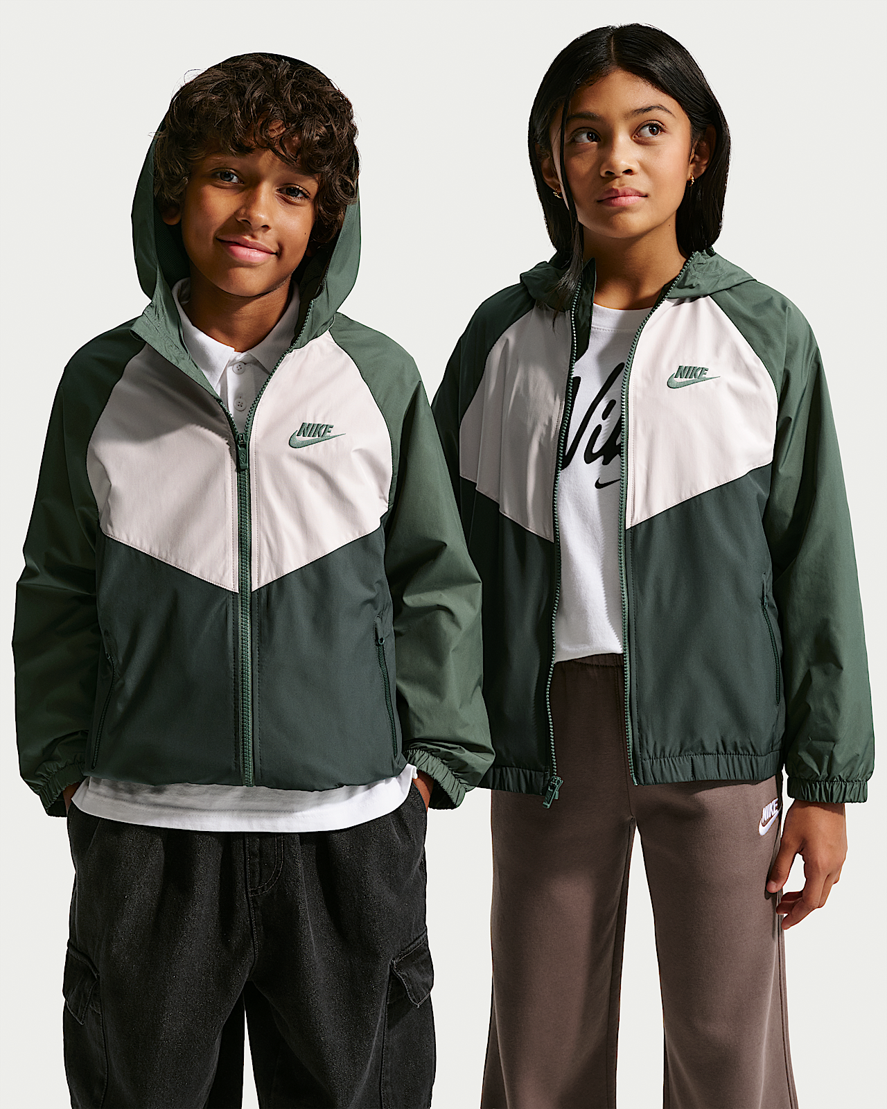 Детская куртка Nike Sportswear Windrunner Big Kids' Hooded Repel для бега