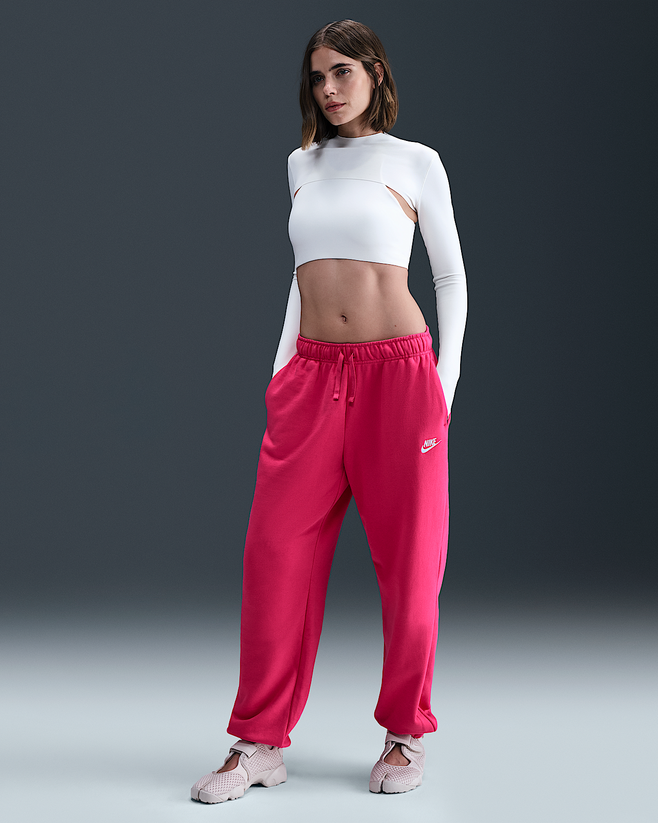 Женские  Nike Sportswear Club Fleece Mid-Rise Oversized Sweatpants