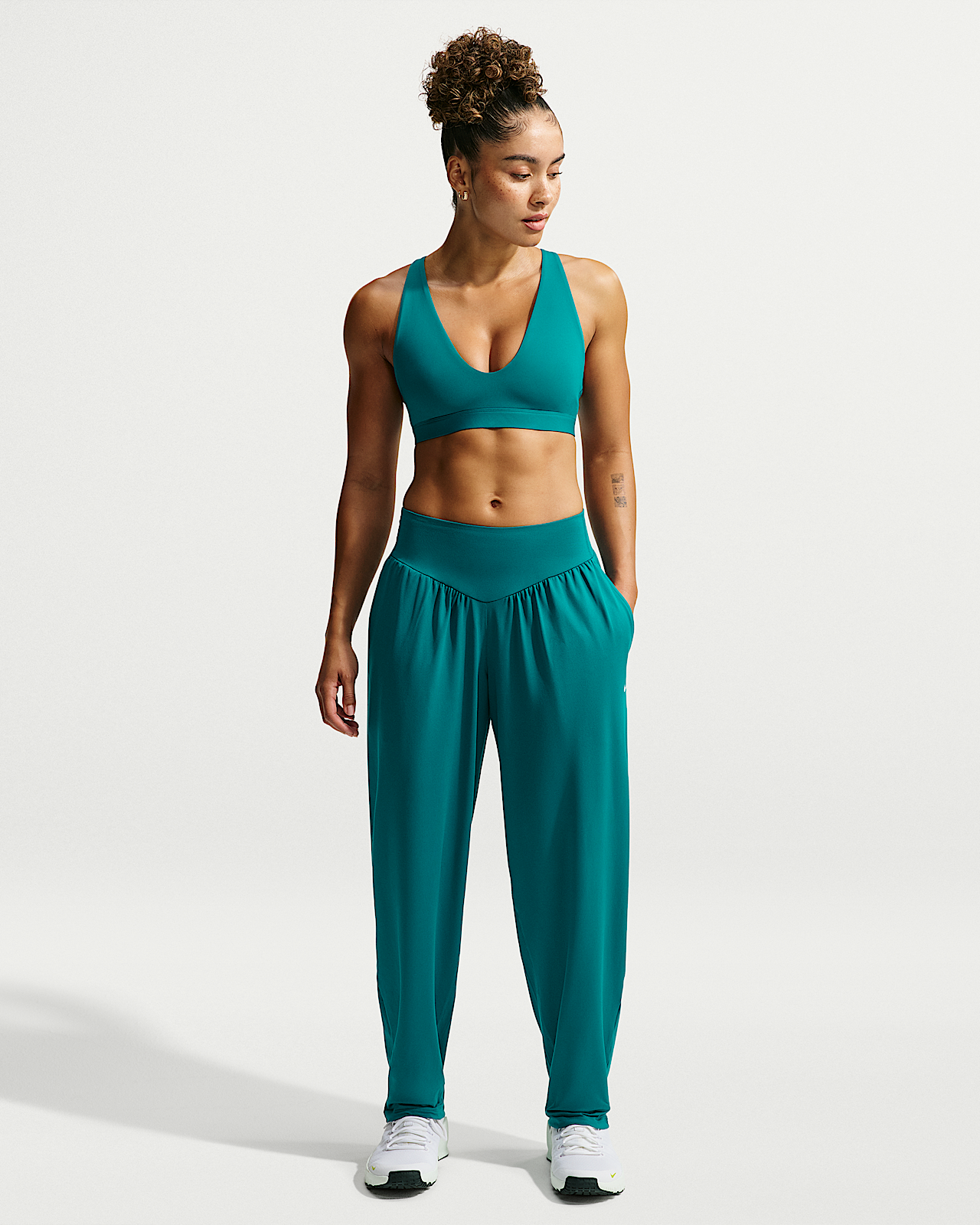 Женские  Nike One Relaxed Dri-FIT Pants