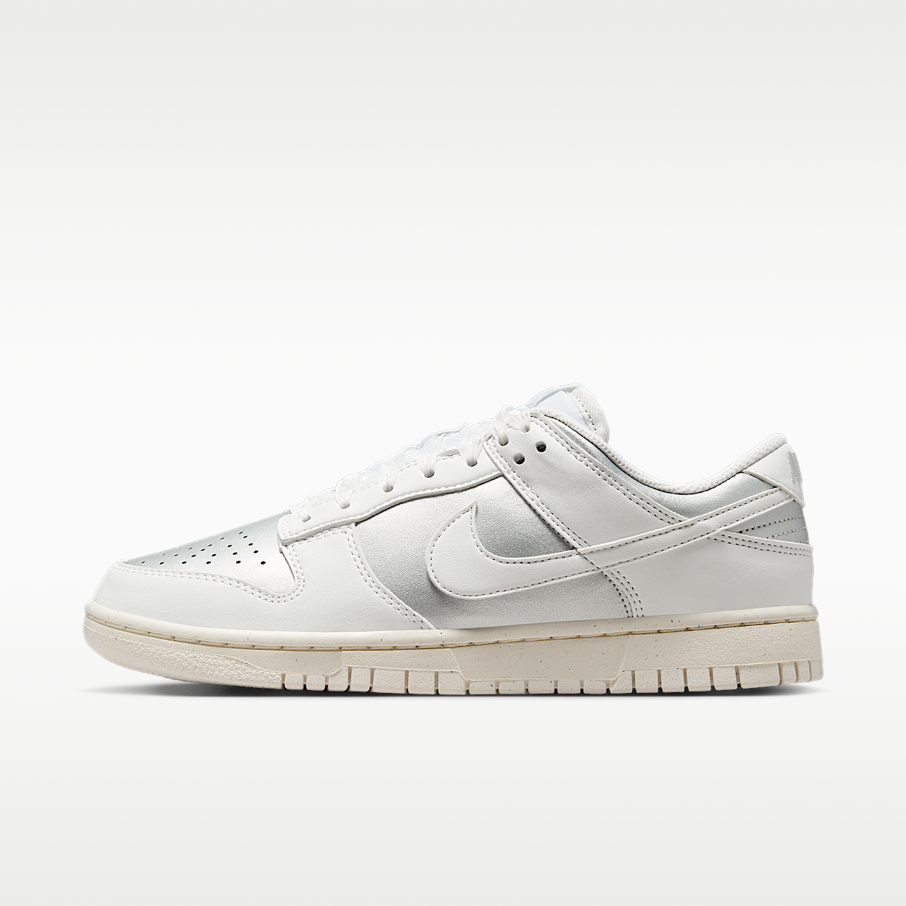 Nike Dunk Low sneaker Metallic Platinum/Pale Ivory/Summit White