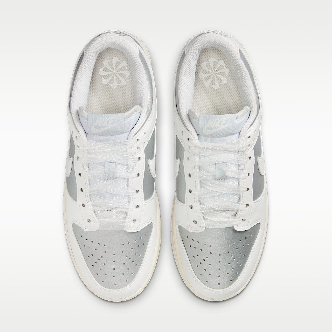 Nike Dunk Low sneaker Metallic Platinum/Pale Ivory/Summit White