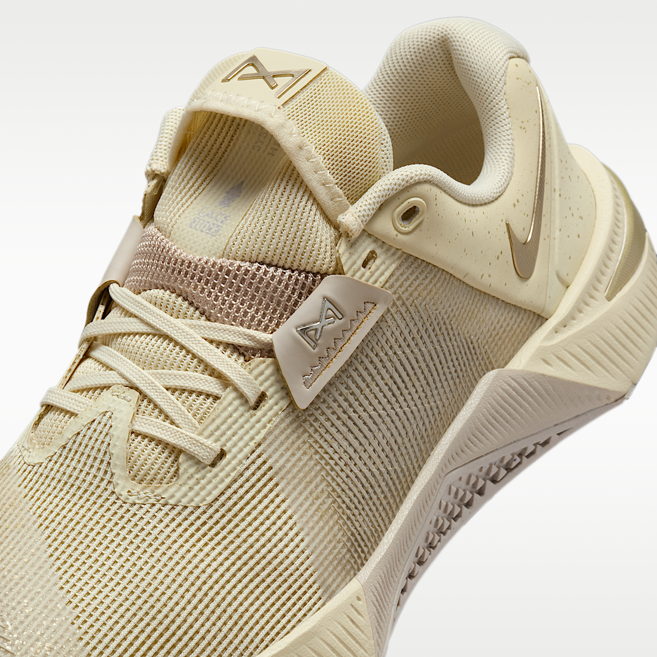 Nike  sneaker Light Khaki/Cream II/Anthracite/Metallic Gold Grain