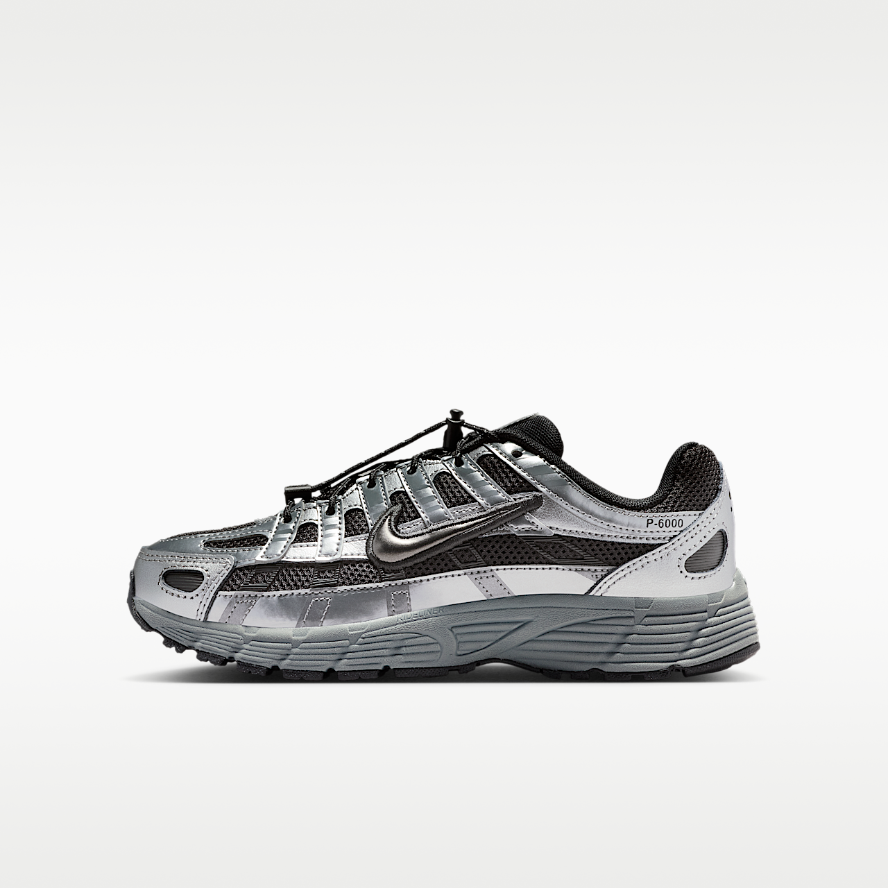 Nike P-6000 sneaker Zwart/Metallic Cool Grey/Smoke Grey