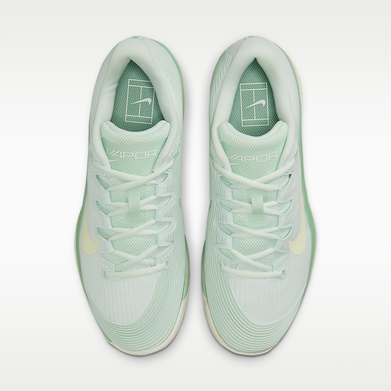 Nike  sneaker Barely Green/Steam/Sea Glass/Coconut Milk