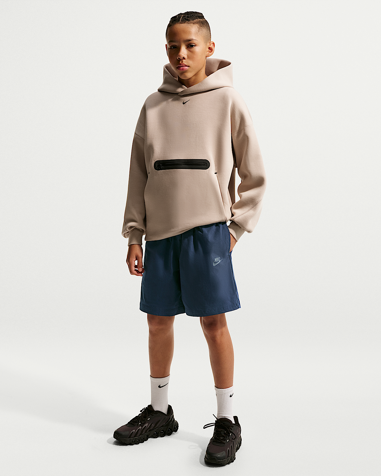 Детские шорты Nike Sportswear Tech Big Kids' (Boys') Woven Shorts