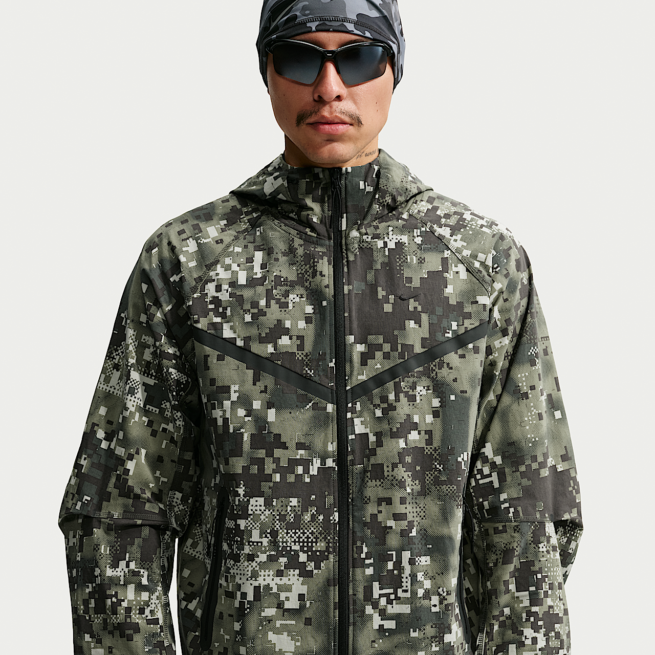 Nike Tech (Silver Sage/Black)