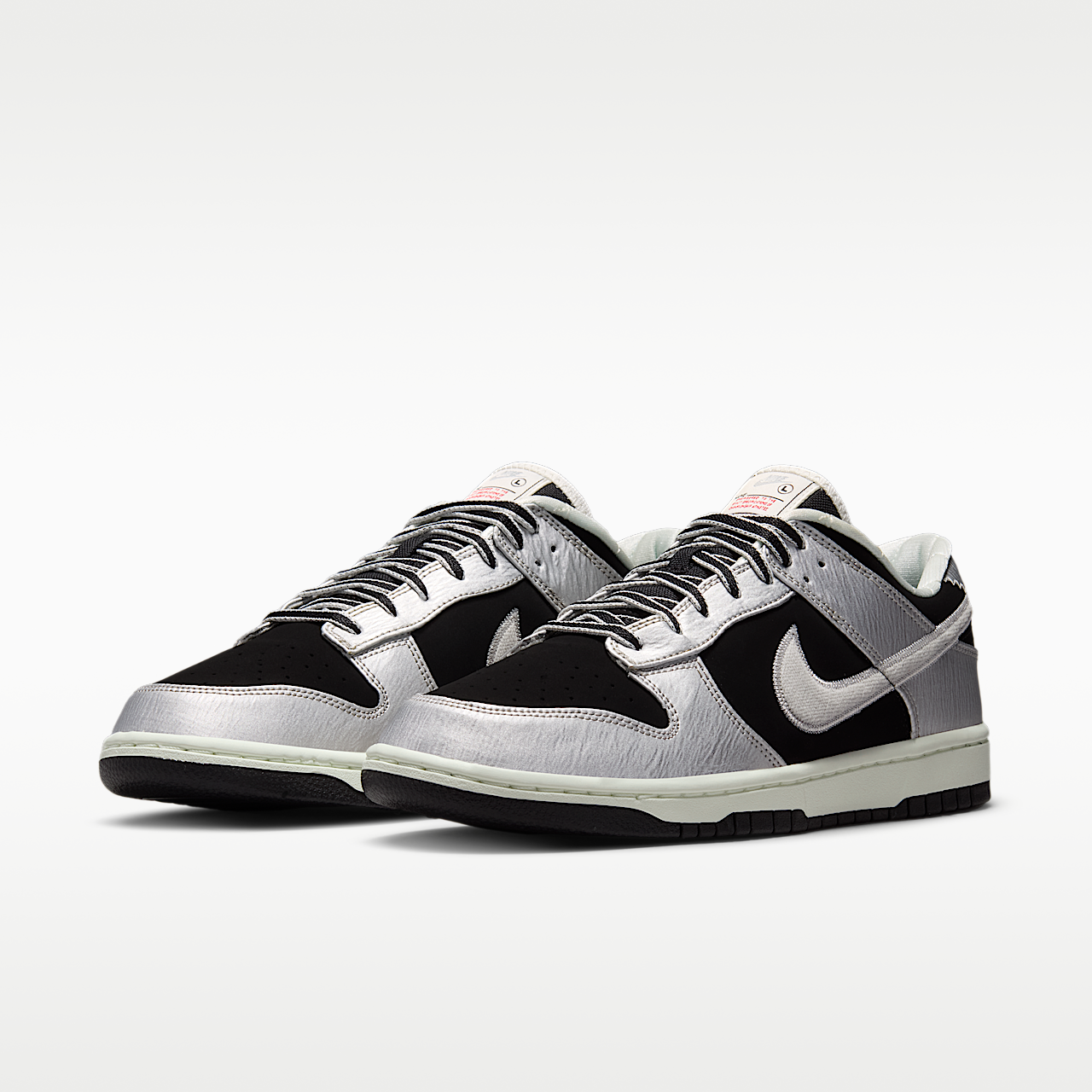 Nike Dunk Low sneaker Metallic Silver/Zwart/Sail/Metallic Silver