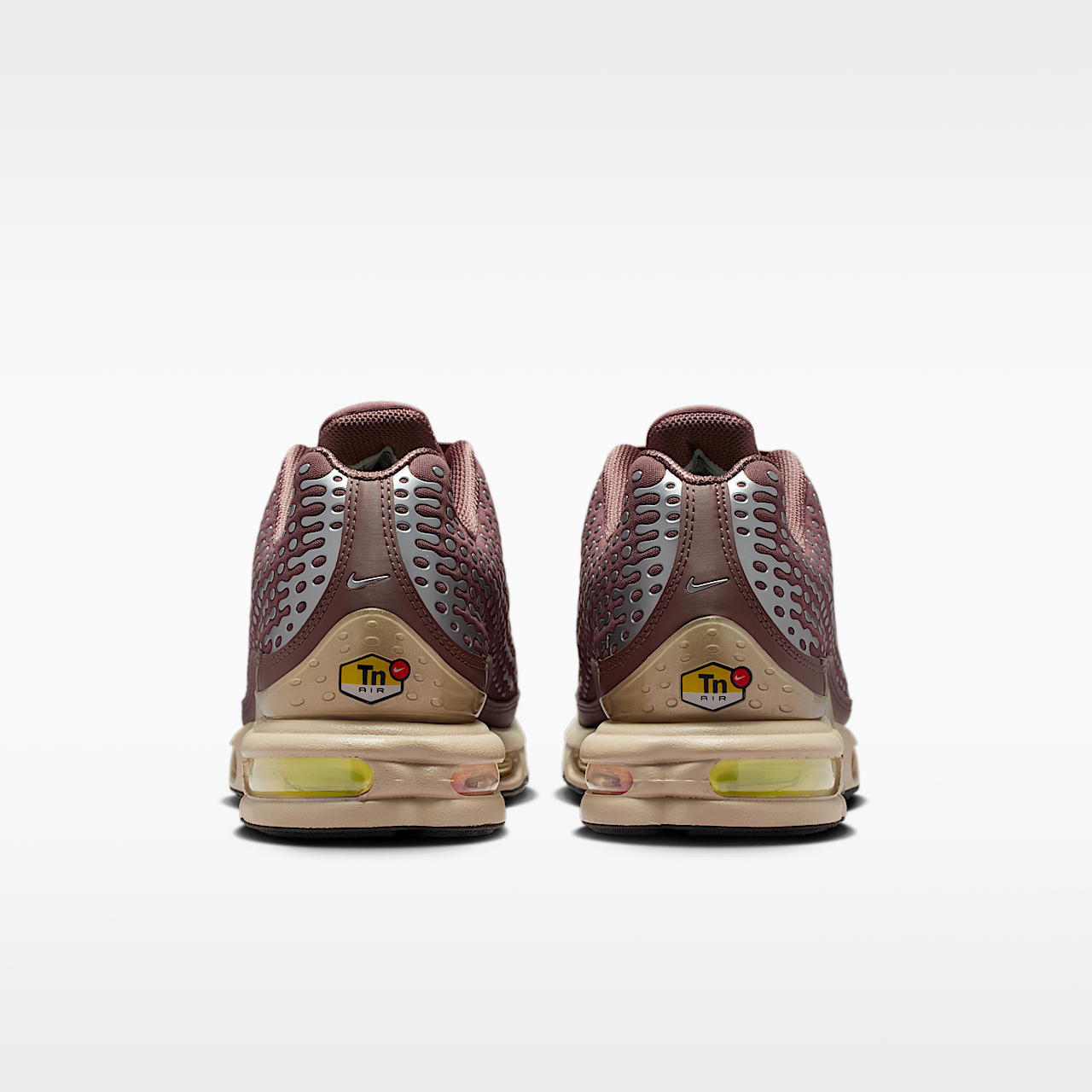 Nike Air Max Plus sneaker Plum Eclipse/Metallic Gold Grain/Zwart/Barely Volt